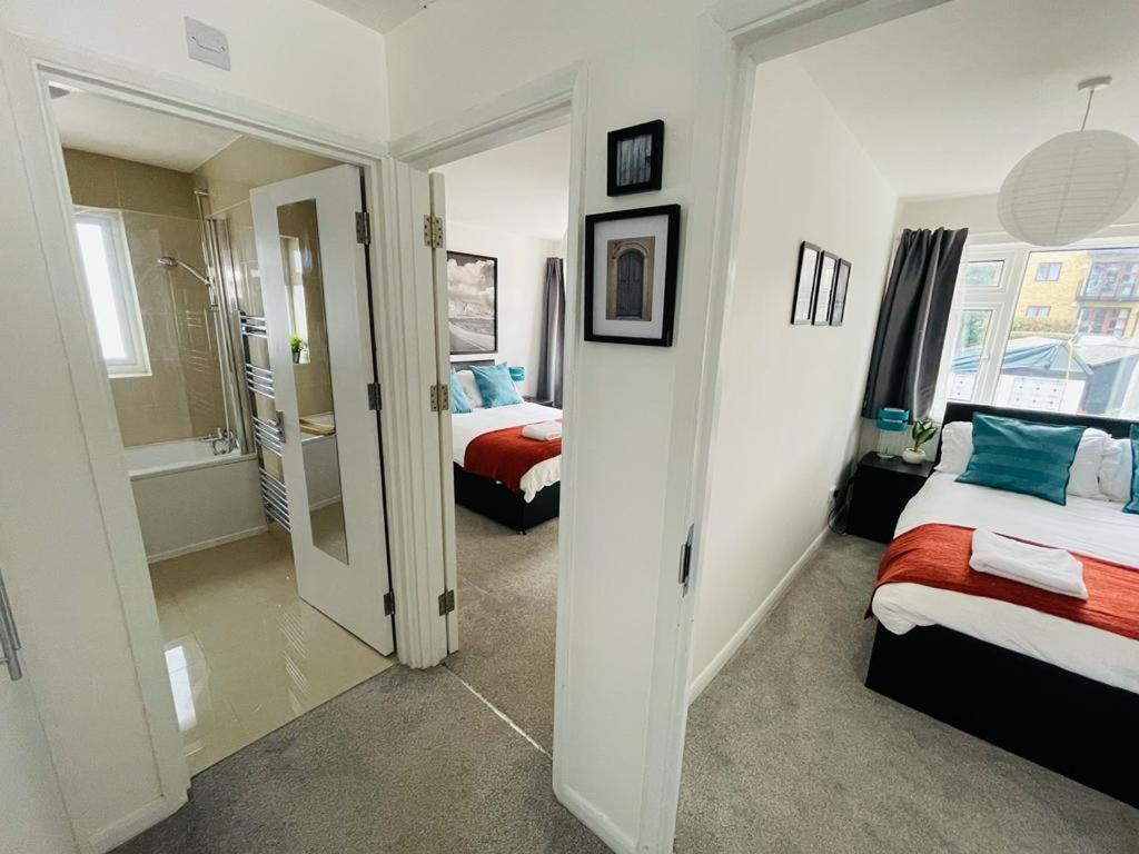 Enfield Chase Apartment Exteriér fotografie