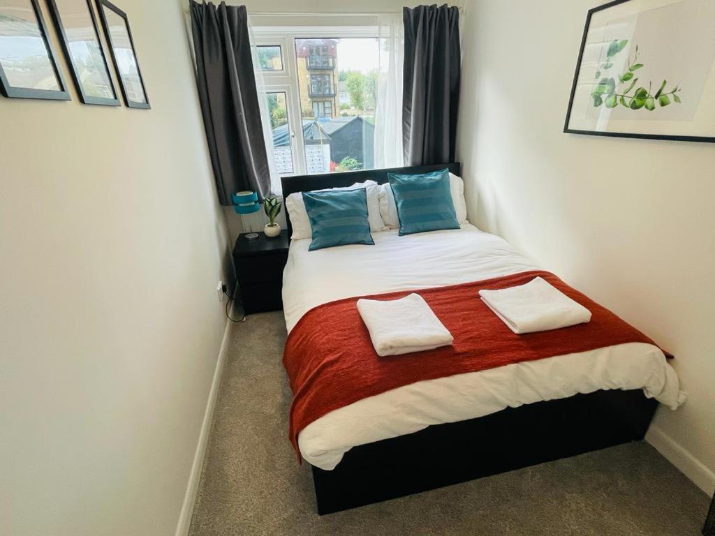 Enfield Chase Apartment Exteriér fotografie